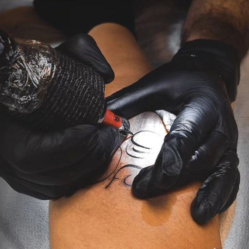 Horus Tattoo, tatuaggi, Borgone Susa, Torino. Quii compra ora, paga dopo.
